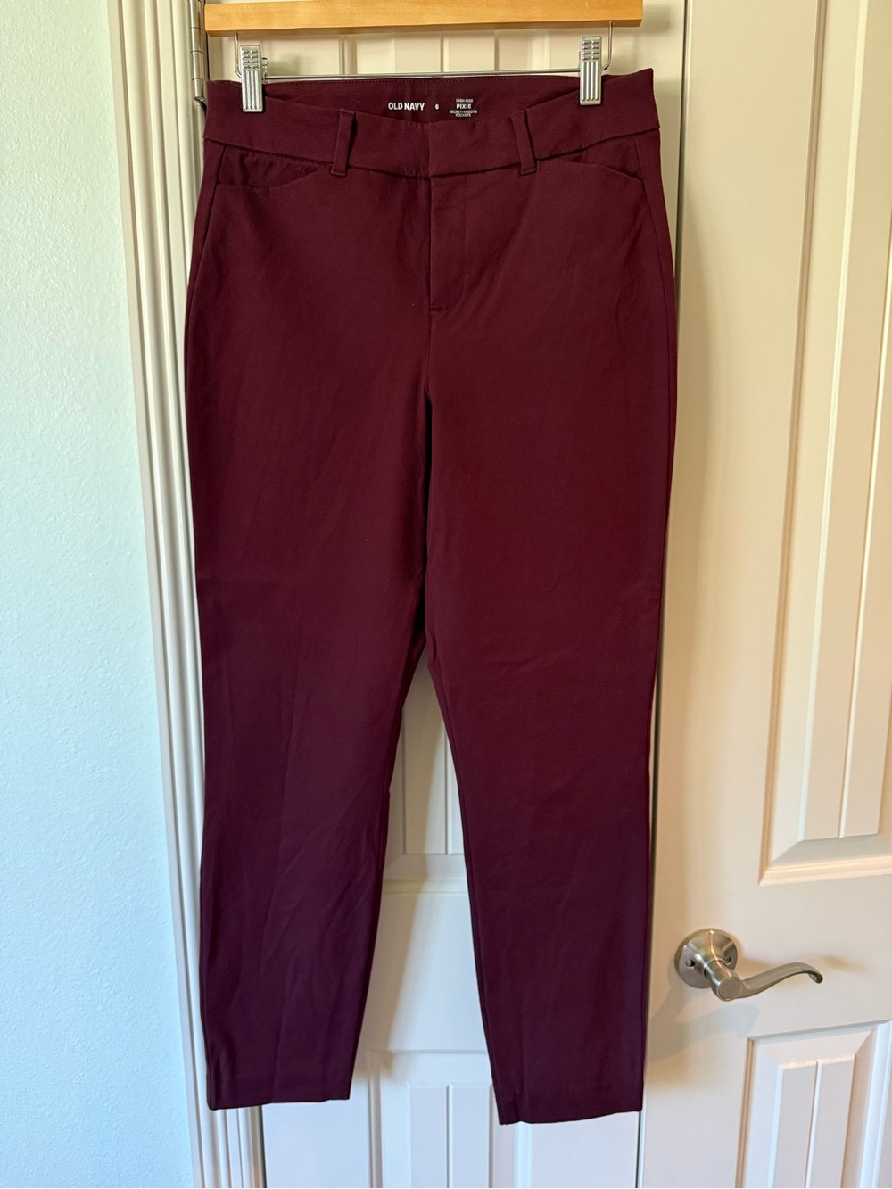 Old Navy Women's Burgundy Skinny Pants